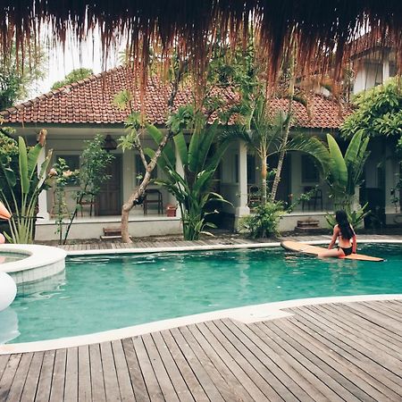 Endless Summer Surf Camp Kuta كوتا المظهر الخارجي الصورة